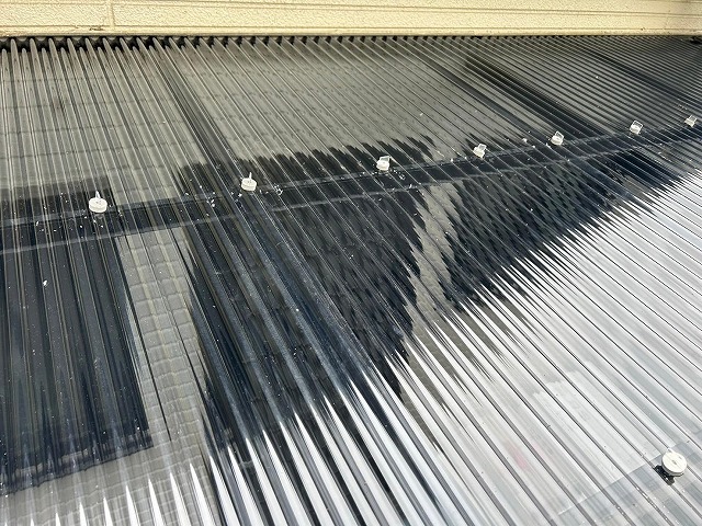 甲斐市　波板工事　波板ポリカ　張り替え工事　火災保険適用